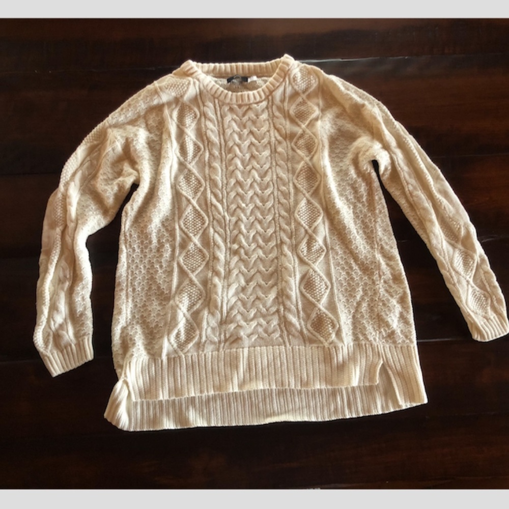 Cable knit Sweater